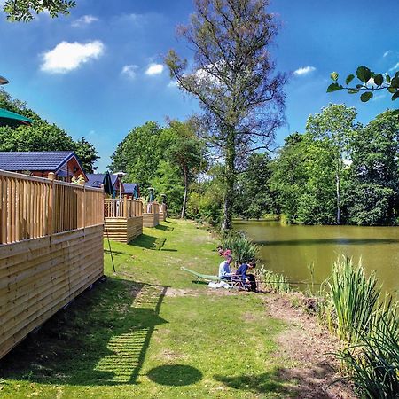 Upton Lakes Lodges Cullompton Extérieur photo
