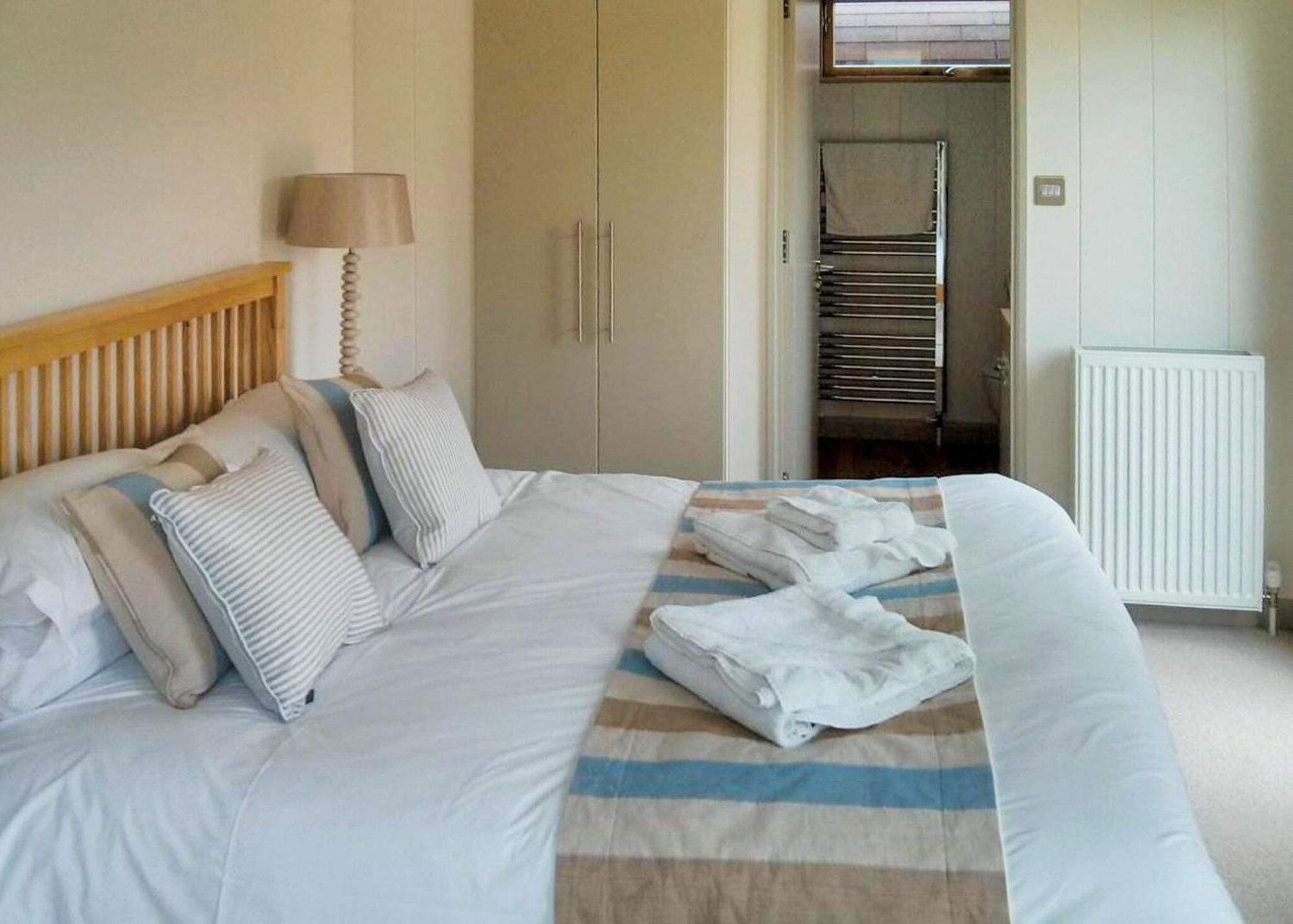 Upton Lakes Lodges Cullompton Extérieur photo