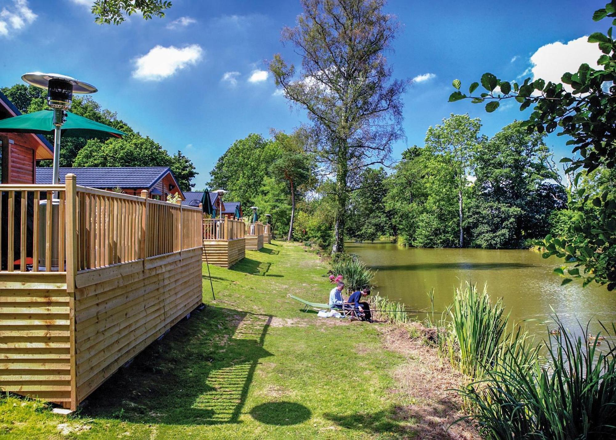 Upton Lakes Lodges Cullompton Extérieur photo